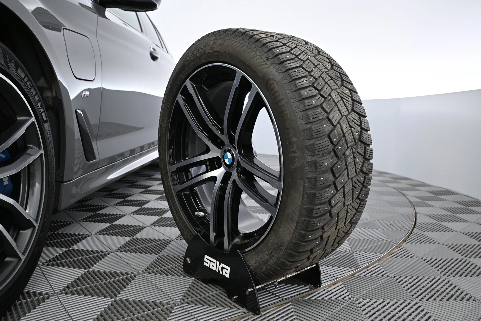 Car Image - 1EwHnLJSdQtrx51w5MzIRE