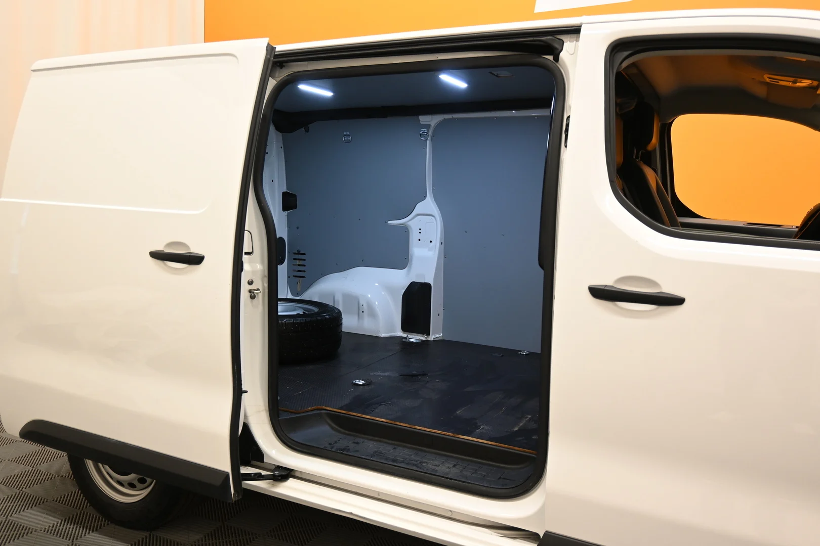 Car Image - 68x6bStuKJa8sebKUIDYwZ