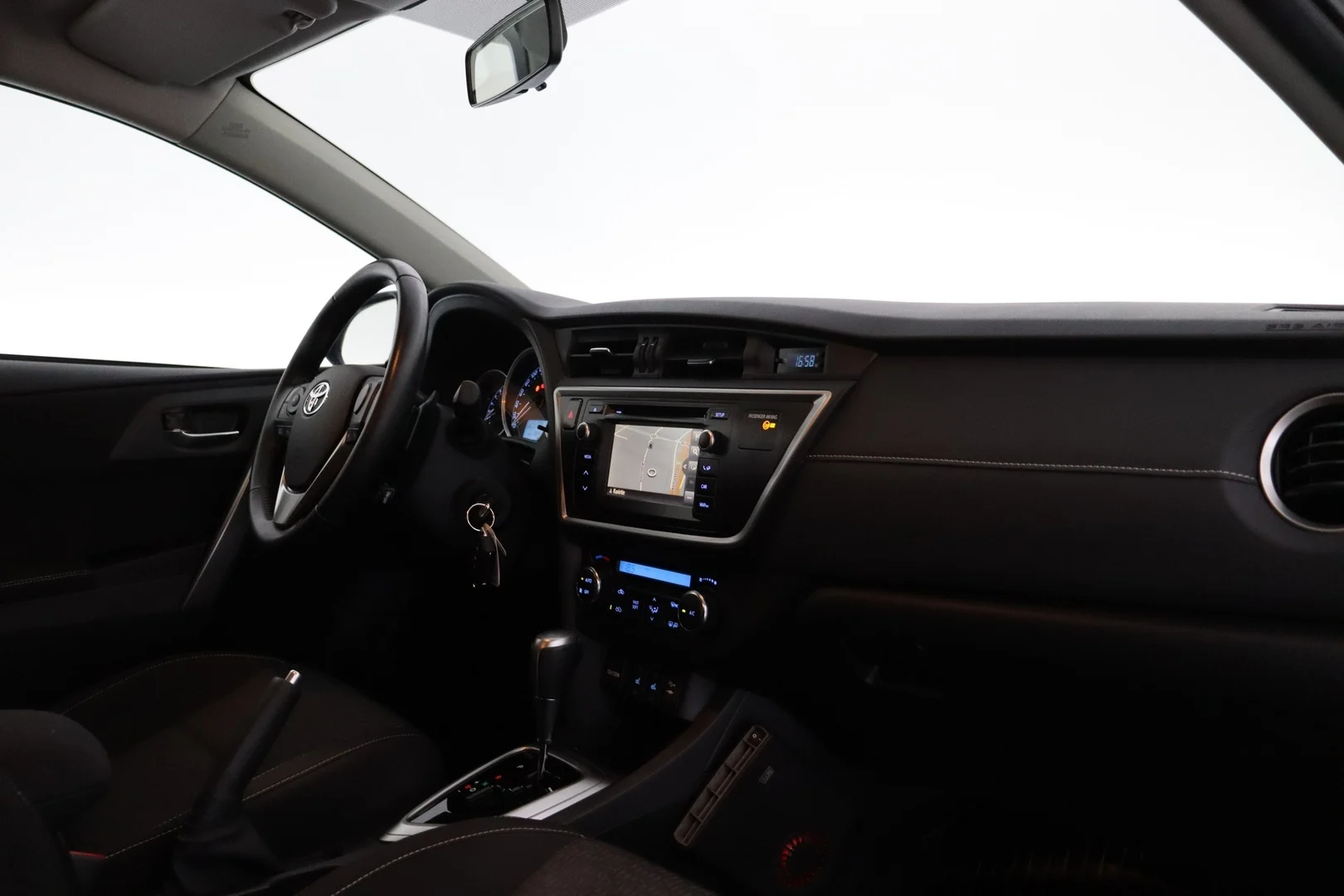 Car Image - 3Oy8Enyjur0fIKETe3Hk9C