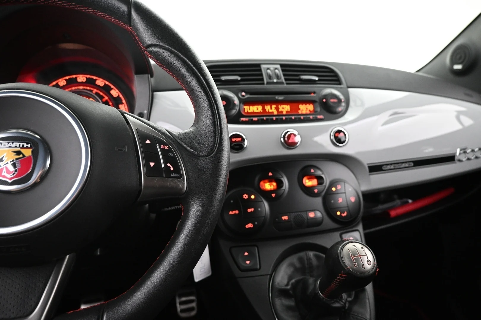 Car Image - 1heOReNjRfnzycN6M9mNVp