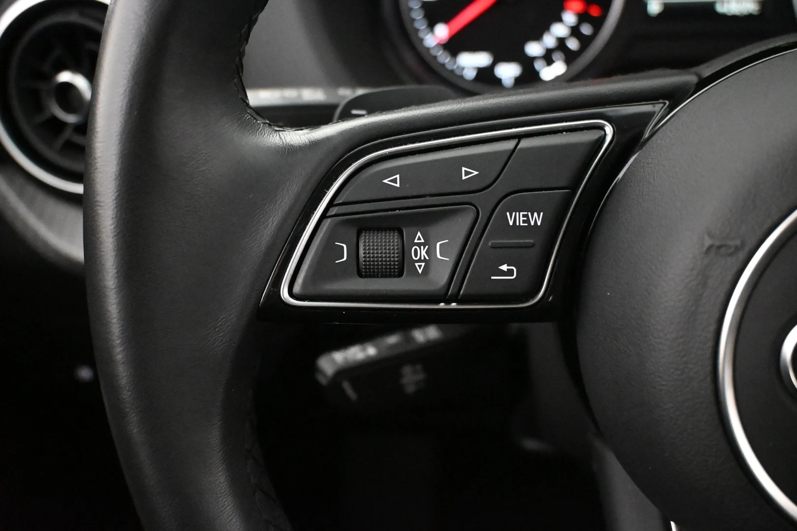 Car Image - 5eiHw89qvPjV2UumczQ2ye