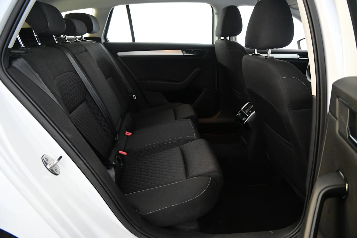 Car Image - 6uTsO0BUR00TU4WR8BXMeA