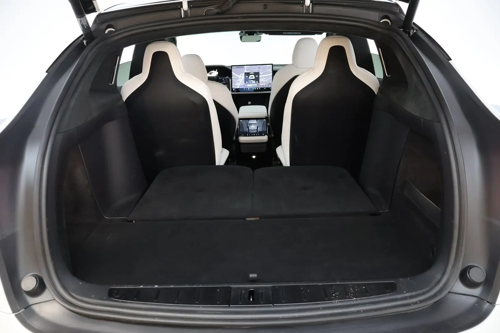 Car Image - pPd16P5uExqjPlGqlvOmP