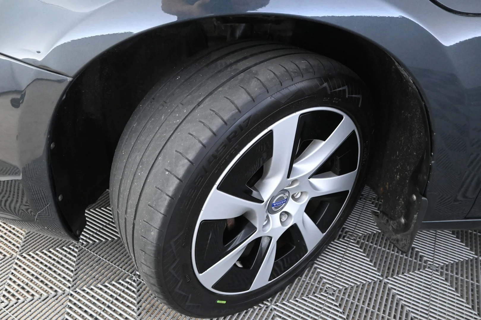Car Image - 4VnprWJ8kZaOUMlD1o24vL