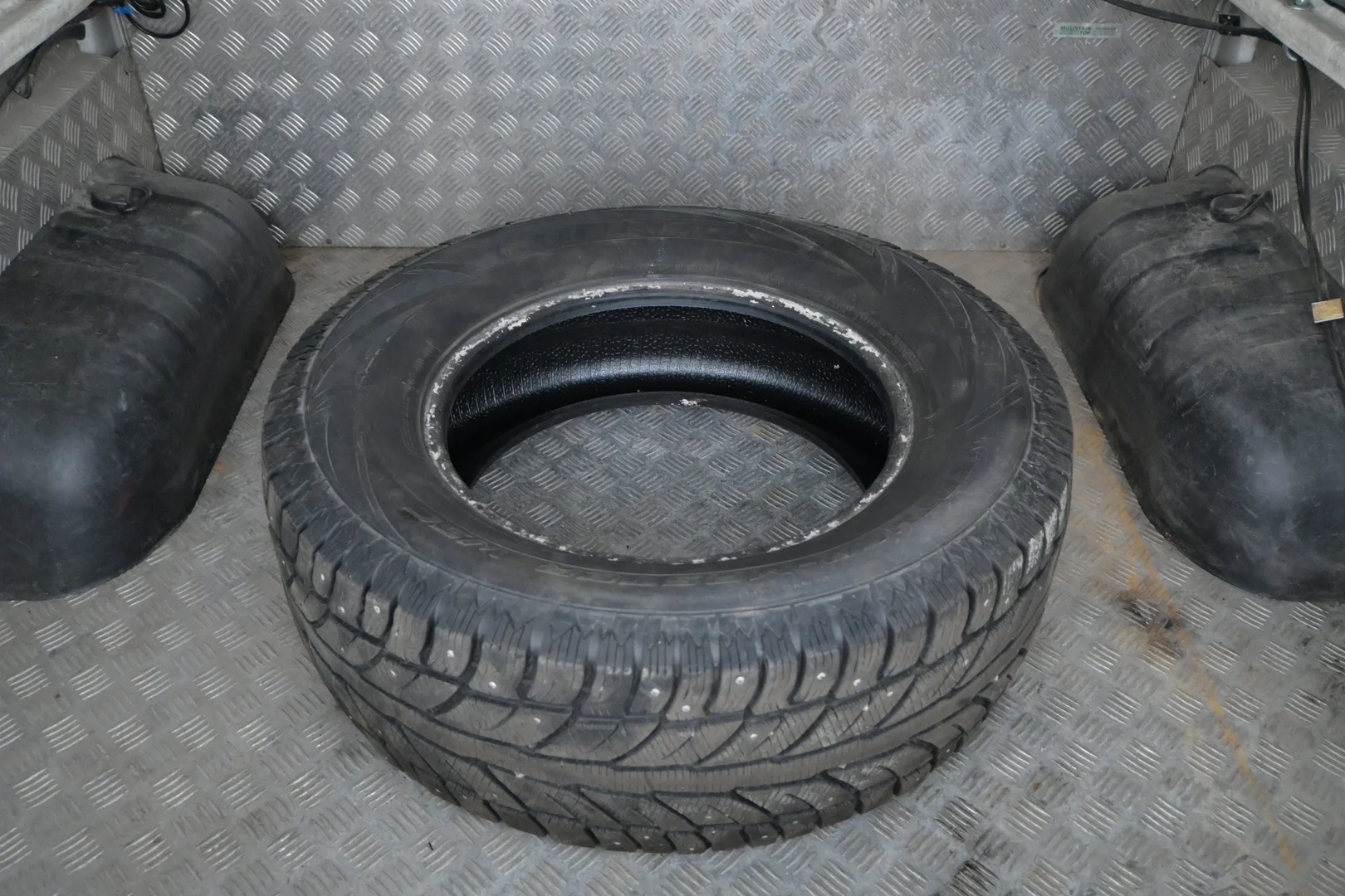 Car Image - 42KtSCfyKlmpkZ8XDsW161