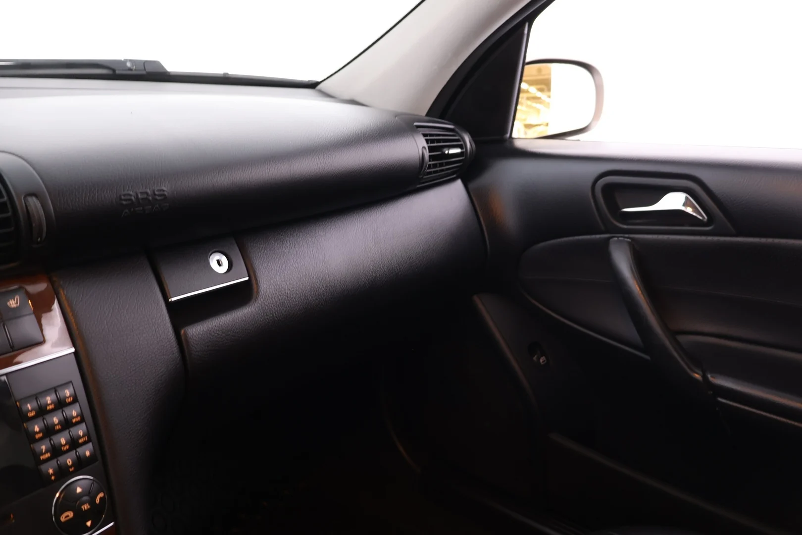 Car Image - 5S2TmLzTJHgTYwSjNiIb3d