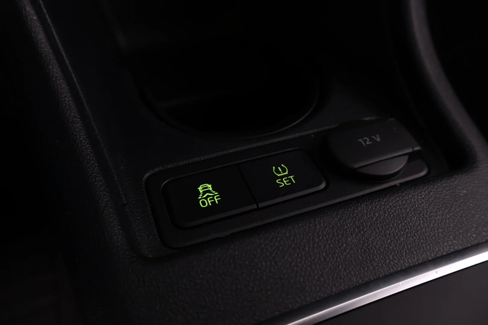 Car Image - 5v3q42EHnvqZzyDzlUO5P0