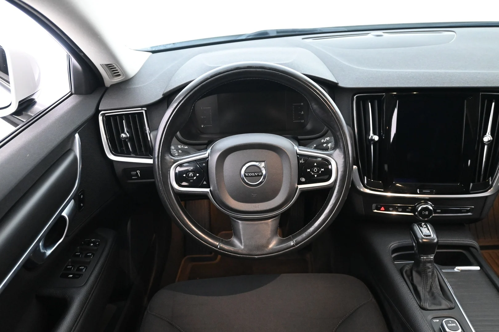 Car Image - zqrZUpkxjwQBIyNCRfWIW