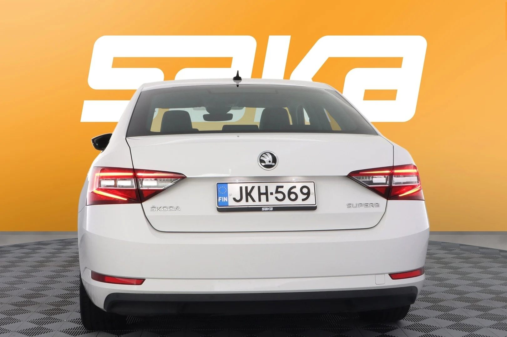 Car Image - 5j9uRxQ9IPiWzGhajdBg4W