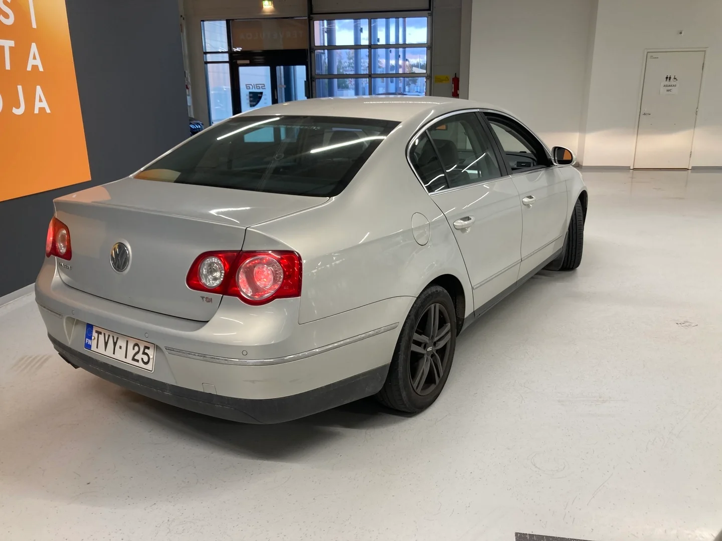 Car Image - 6ITZa21Z6zIXlymFZeH3dM