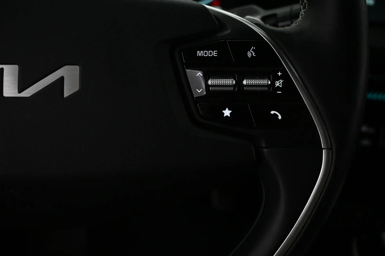 Car Image - 7KsANhpafynENdcmkaXJo5