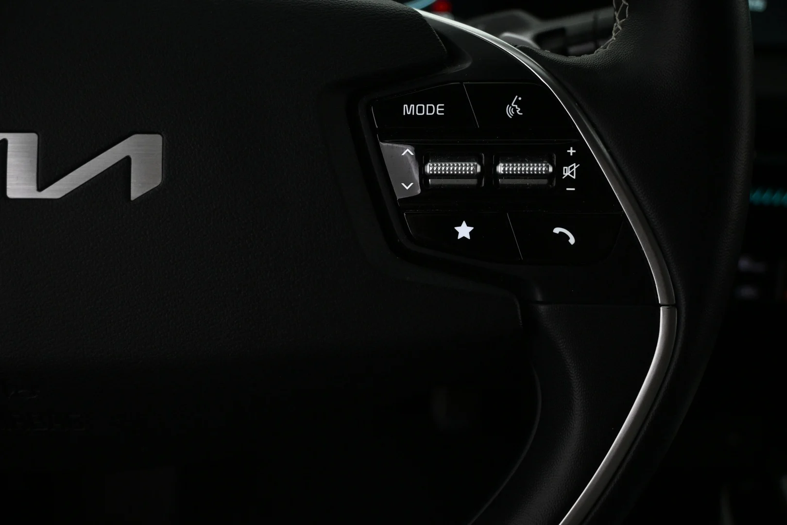 Car Image - 7KsANhpafynENdcmkaXJo5