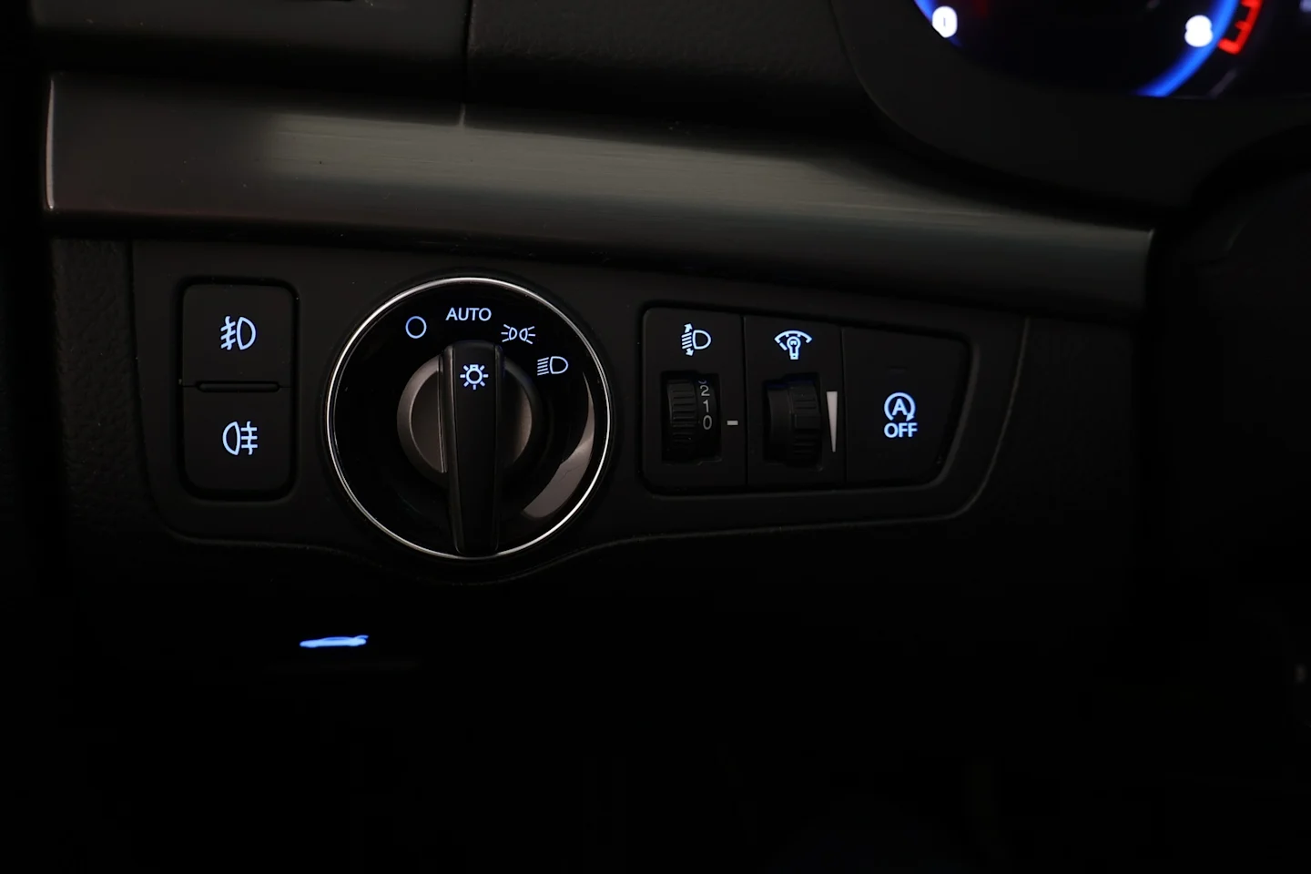 Car Image - 7dv3yMx4UUSjjtZIjoiZXR