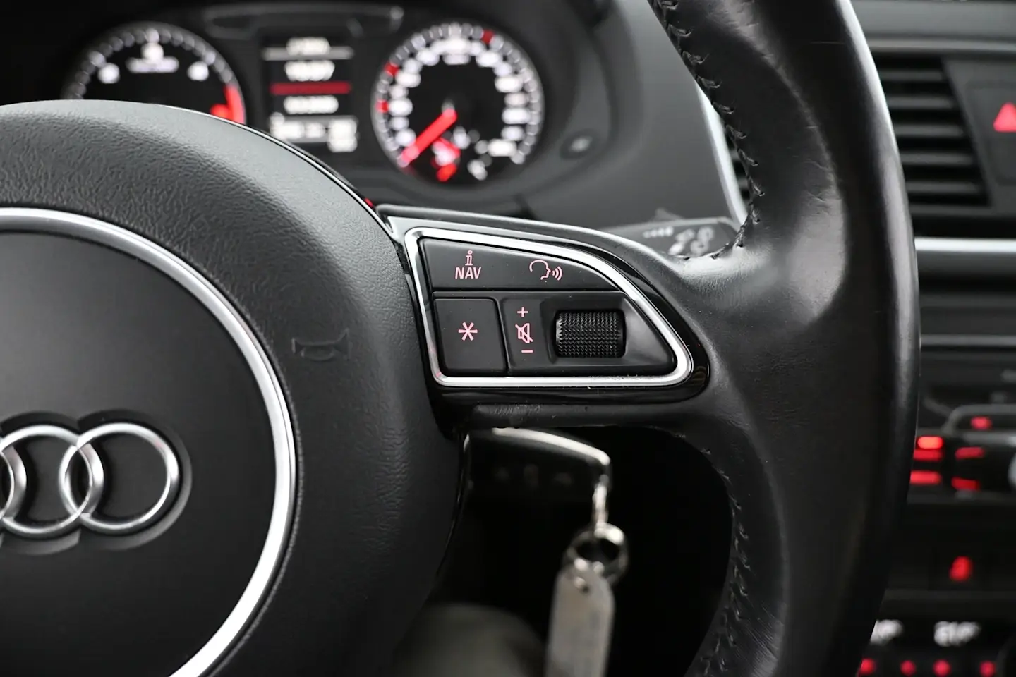 Car Image - 742MCYjj5w4aFsiSyAbi0t