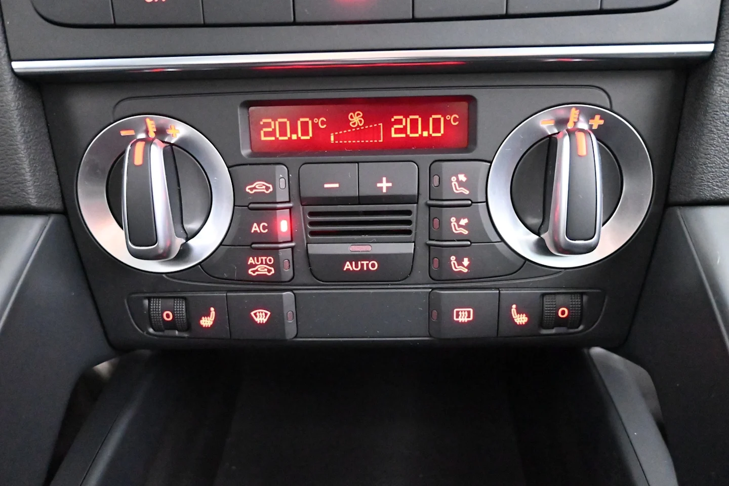 Car Image - 6jxFVkybdVqfKRMfFfi2I7