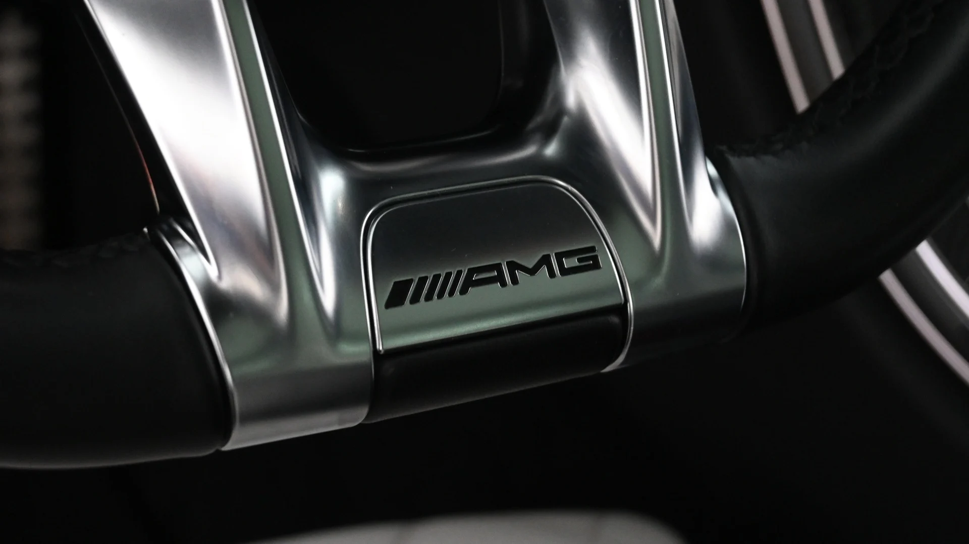 Car Image - 2g3jLw1bEmpqw024JCjp1U