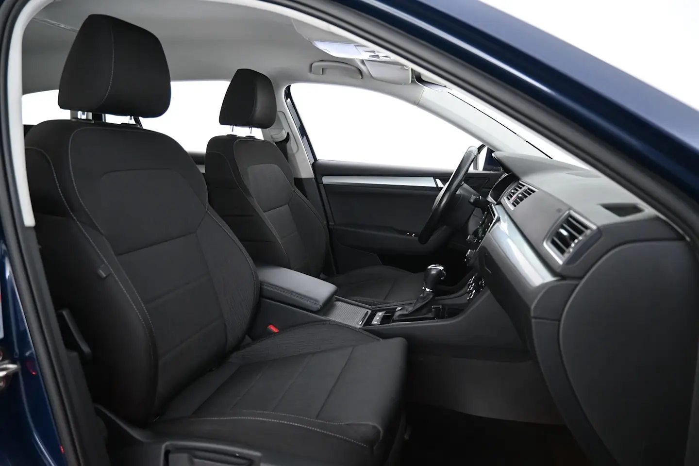 Car Image - 3pMDtqbL1vTjAJqYE414xb