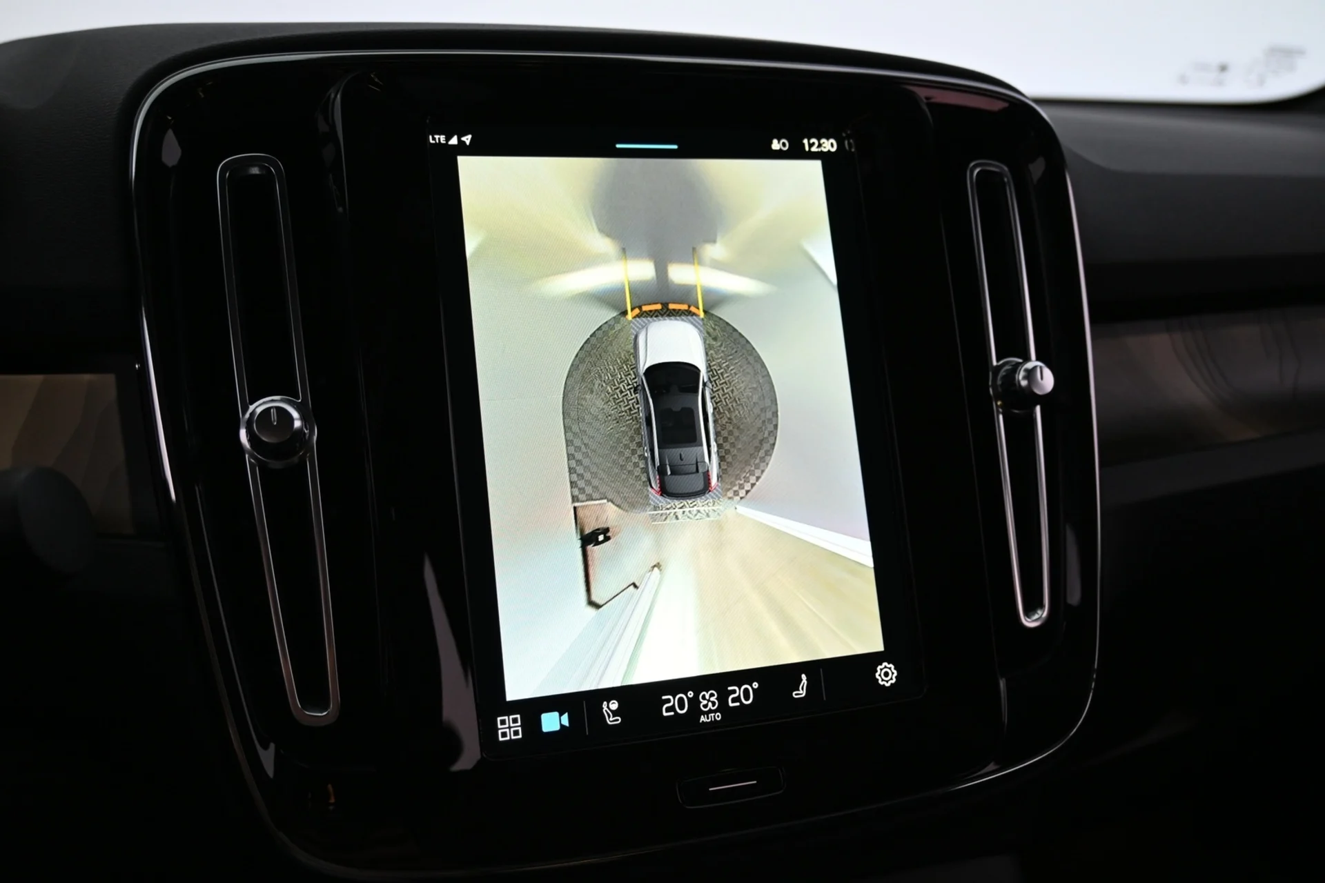 Car Image - 621XAlEEuLPLvCmQimKgcY