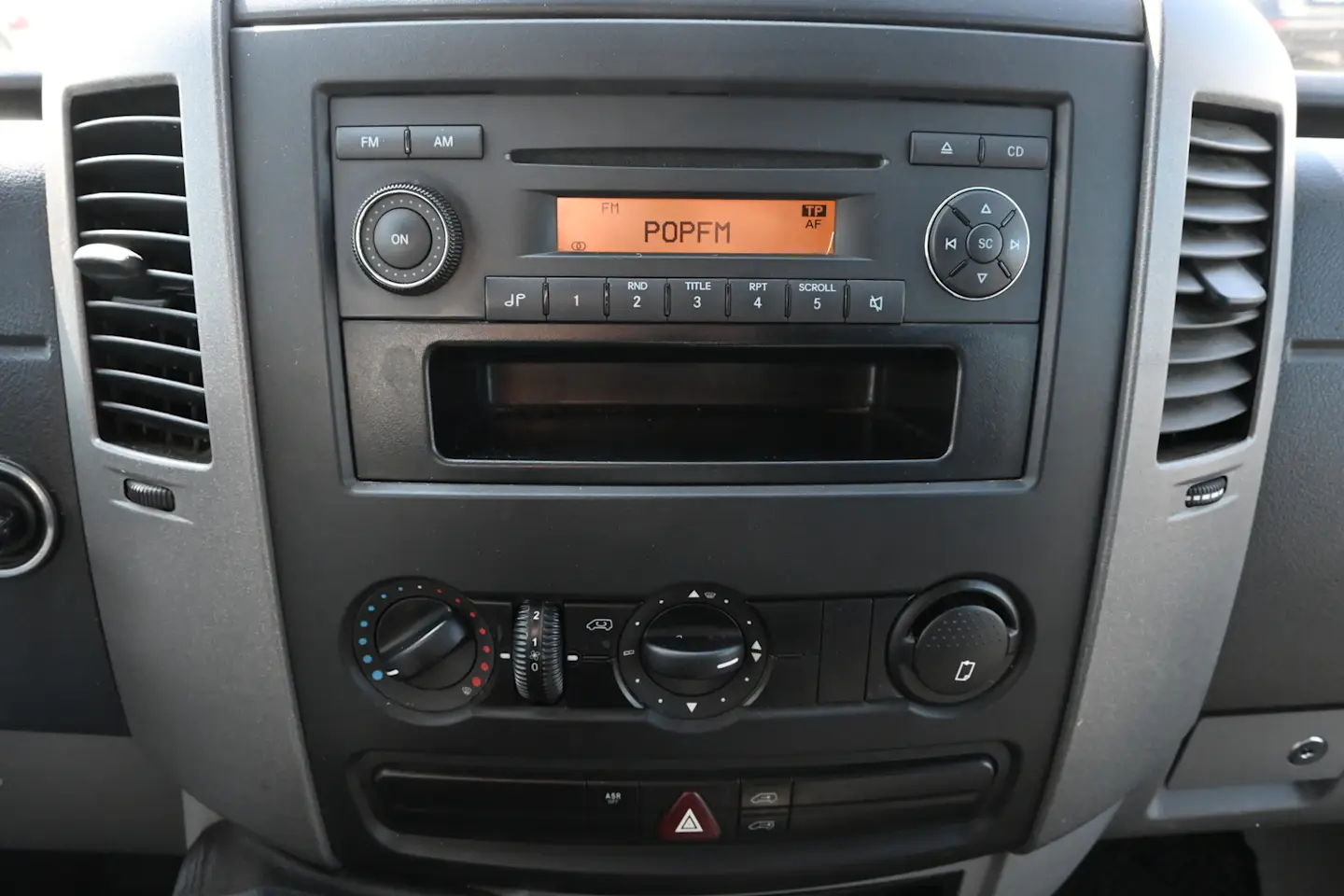 Car Image - 4E1i02jUaH74m7UaDlL5Dc