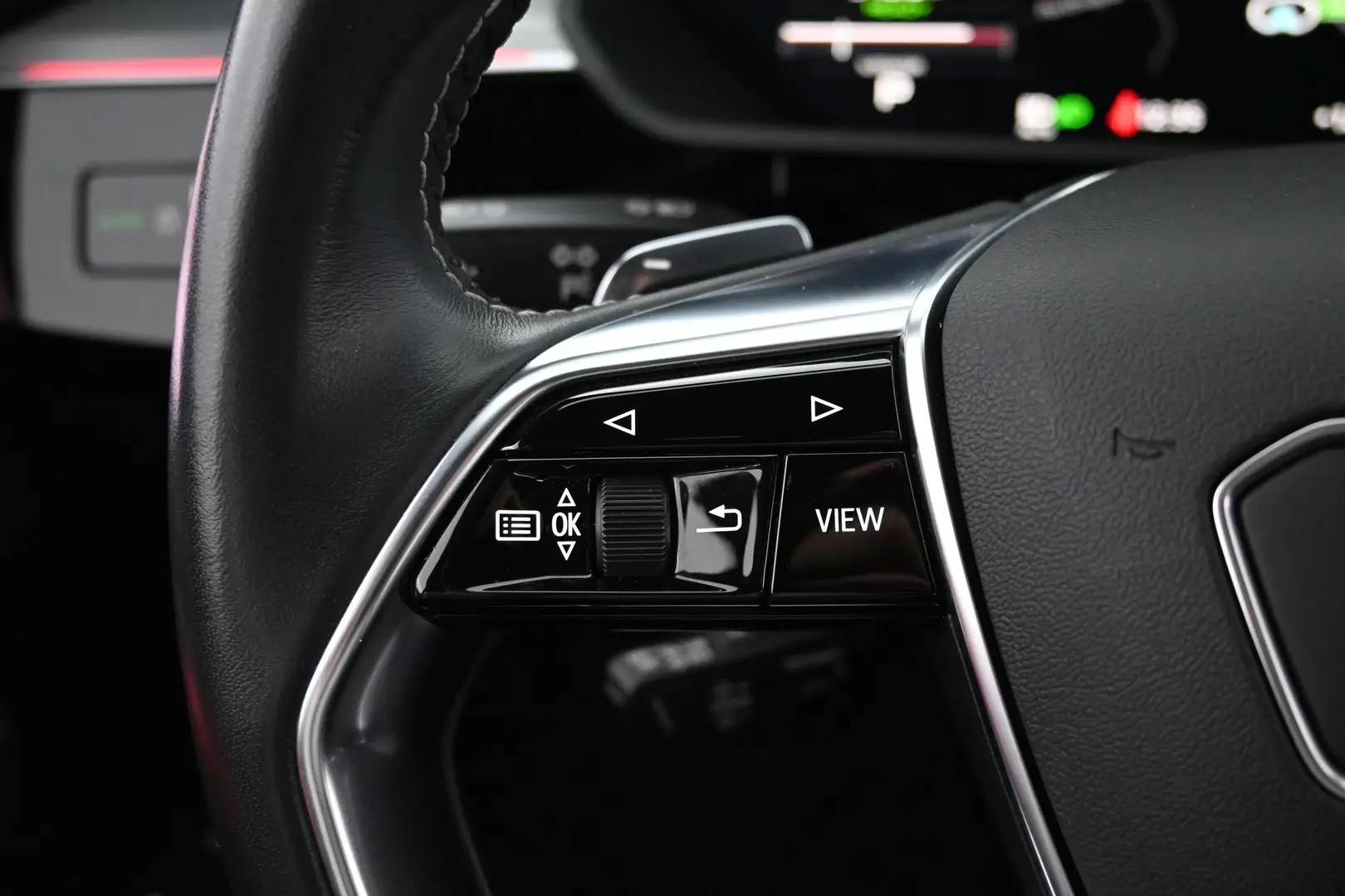 Car Image - 6E8VGmBzF9pgoyVEpYvRcu