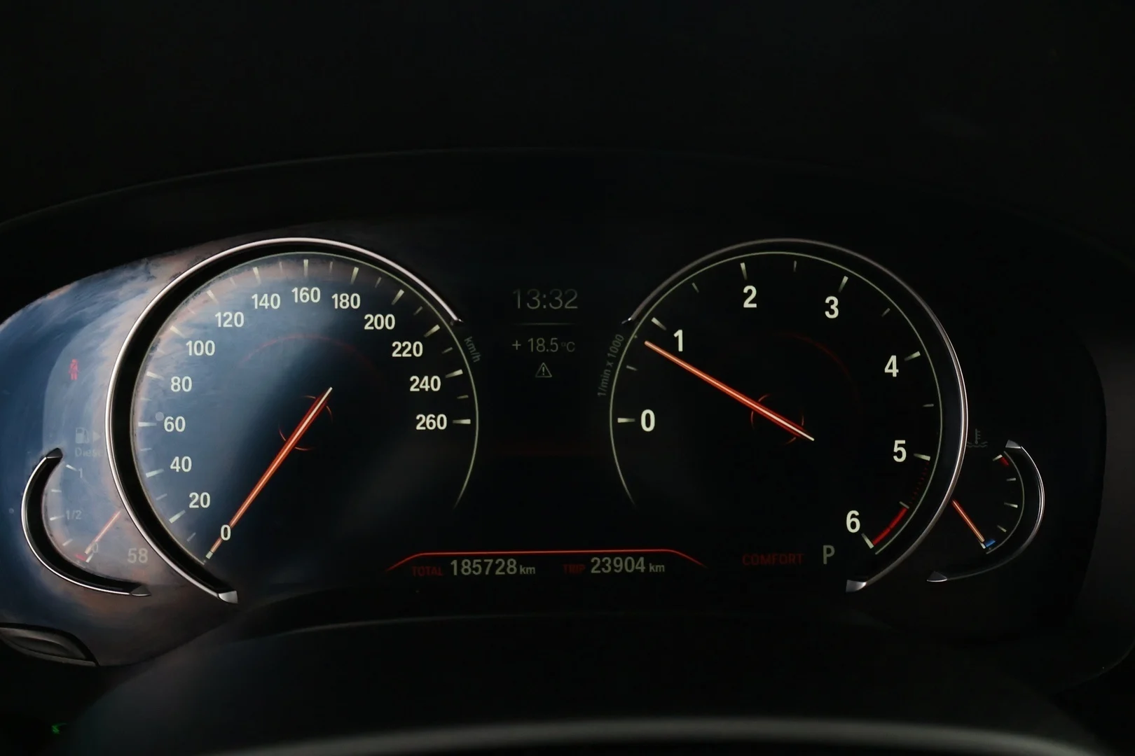 Car Image - 3DmOA0bsZYt5keZviipcvn