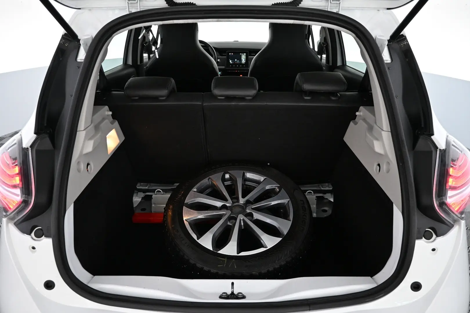 Car Image - 2BC78yHWhyXVpsWqjdq7Sz