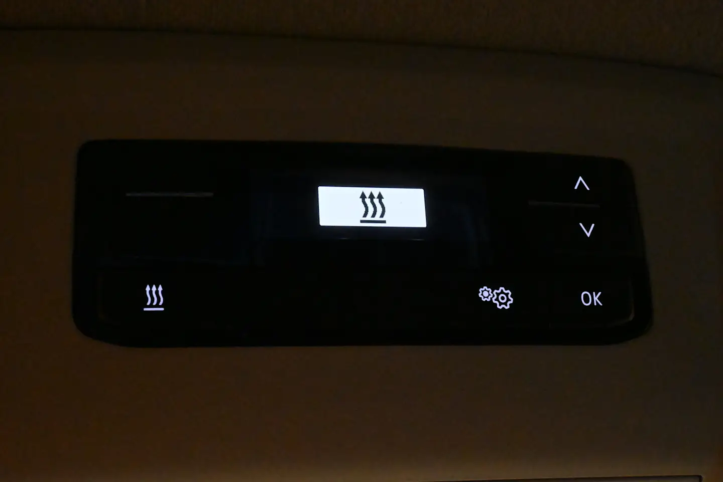 Car Image - ZyW2oKsnThRb8ZLBKBFoB