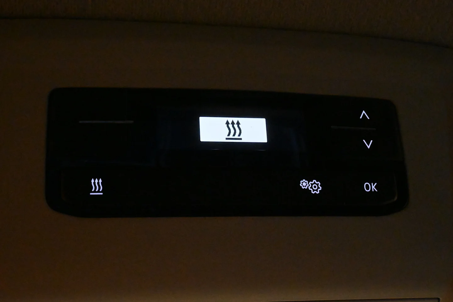 Car Image - ZyW2oKsnThRb8ZLBKBFoB