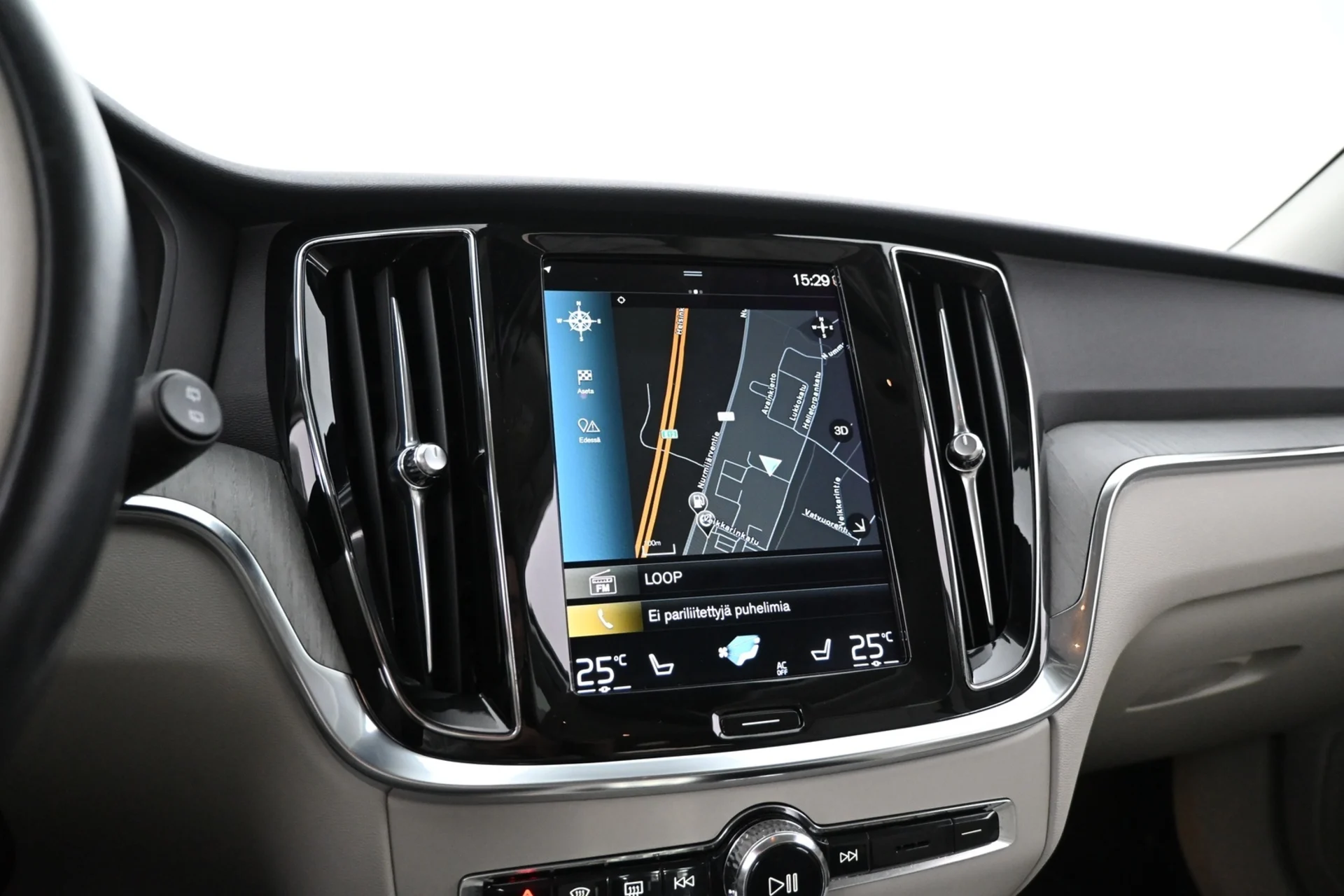 Car Image - BOeo3idWg761DcYUrPY8O