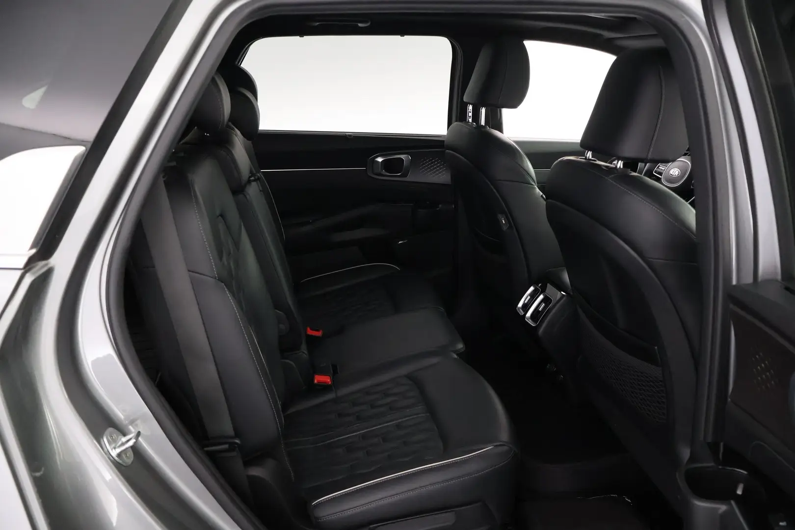 Car Image - 1Oh8HDA9EIpJNoNBcOuSWT