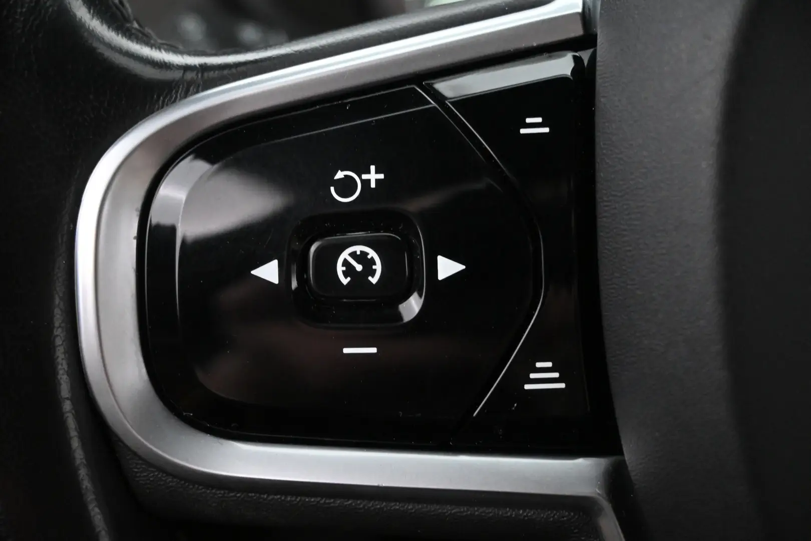 Car Image - 4JO2hyESJ2ucNvv72lsXn