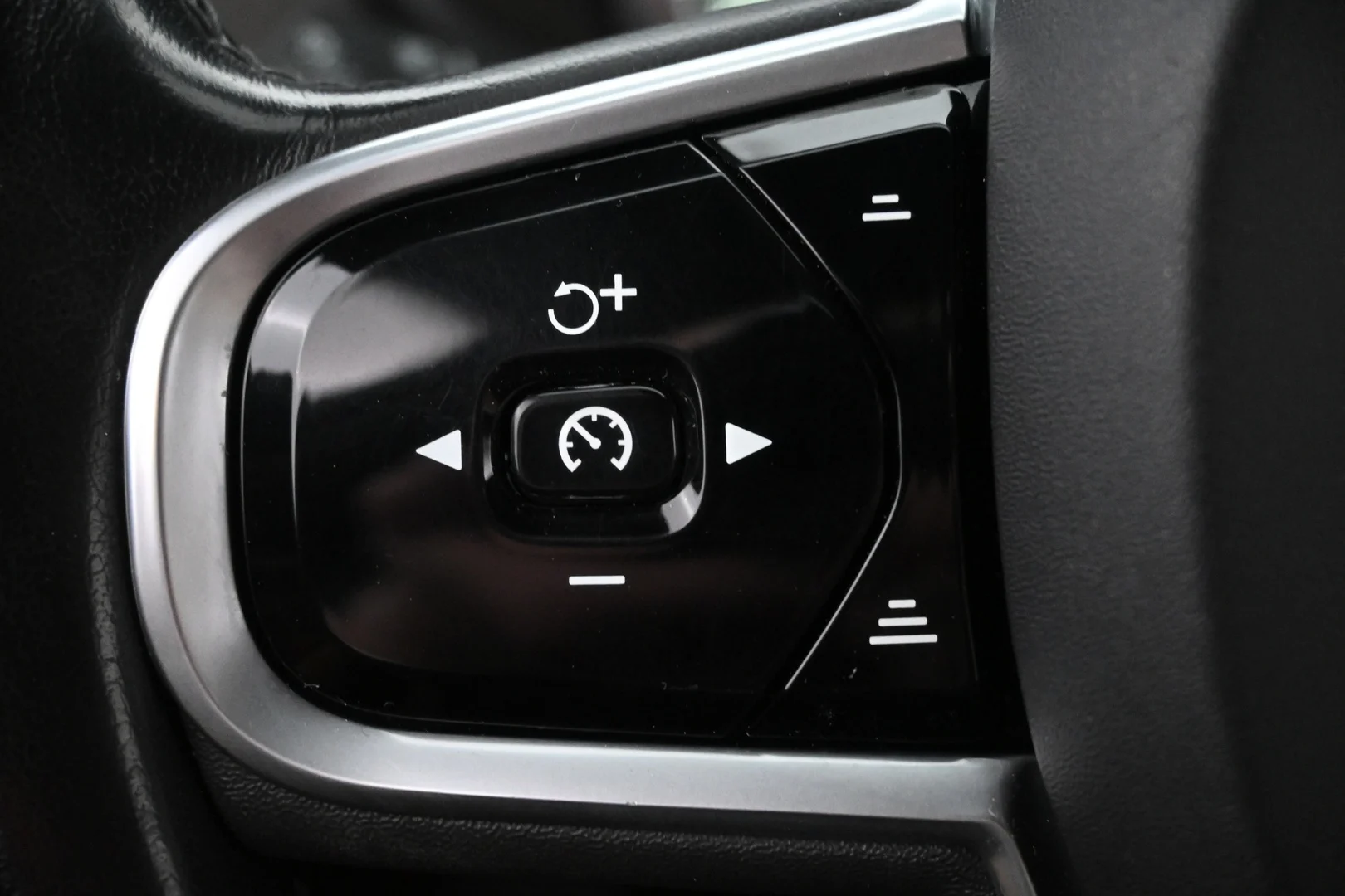 Car Image - 4JO2hyESJ2ucNvv72lsXn