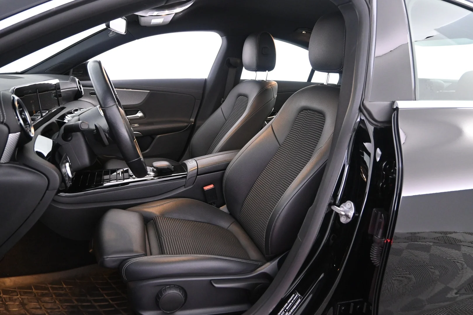 Car Image - 1h0iY9GDYsMTkDyegDbdzR