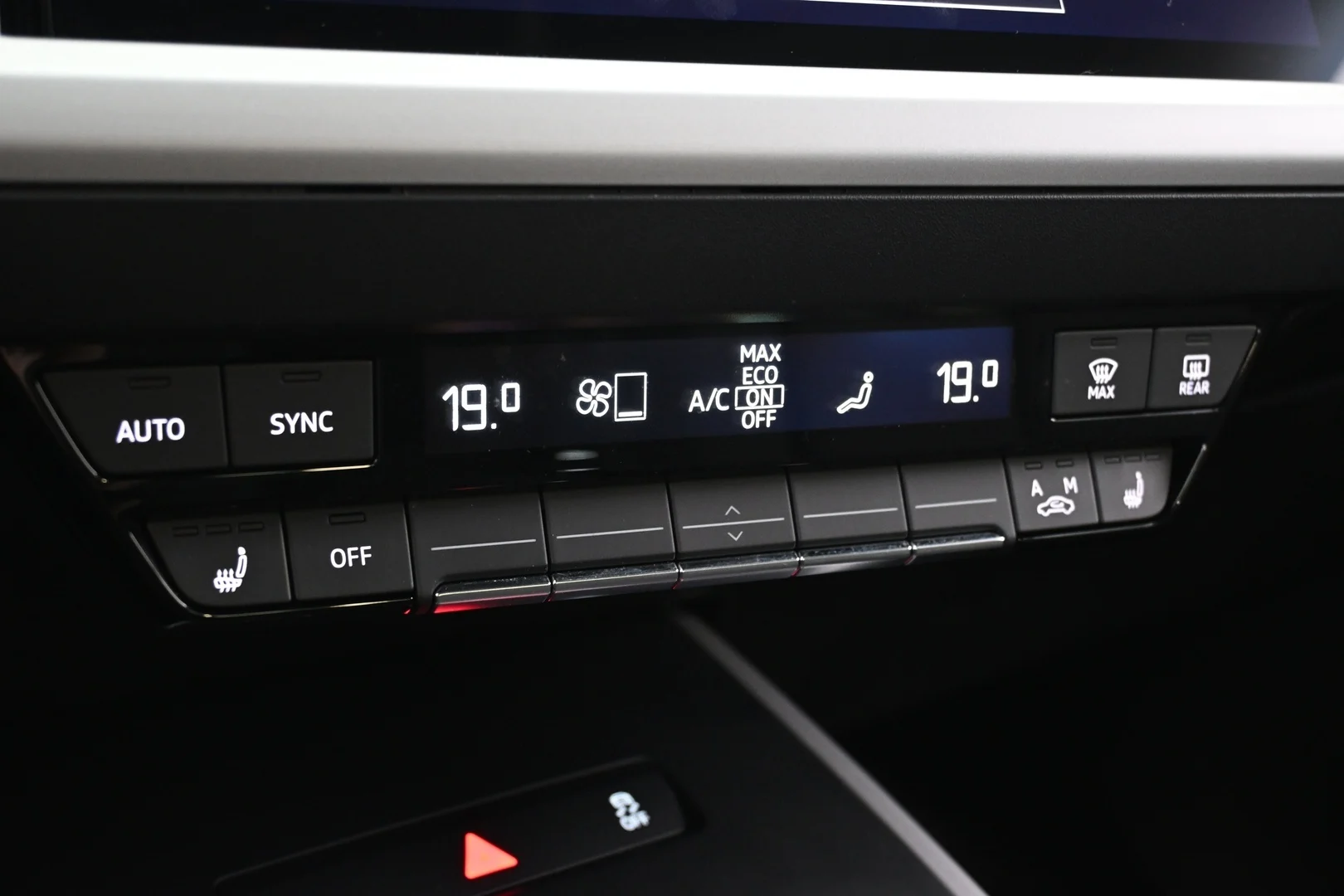Car Image - 4OVA3b9fq4uSfxIyA1QkrK