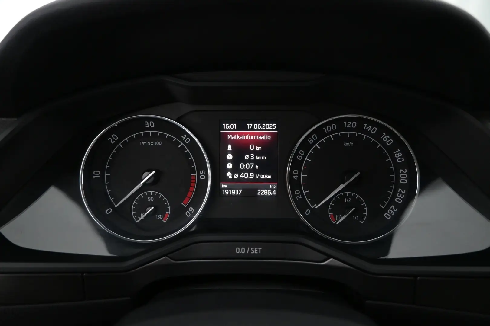 Car Image - 10NYLuMF3T2dVnSkDqeNfB