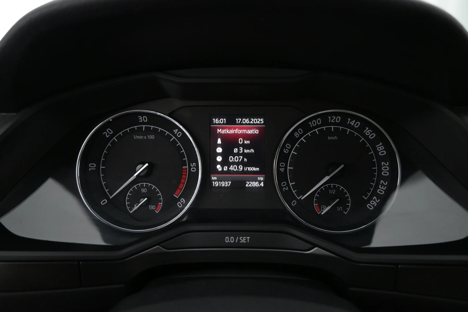 Car Image - 10NYLuMF3T2dVnSkDqeNfB