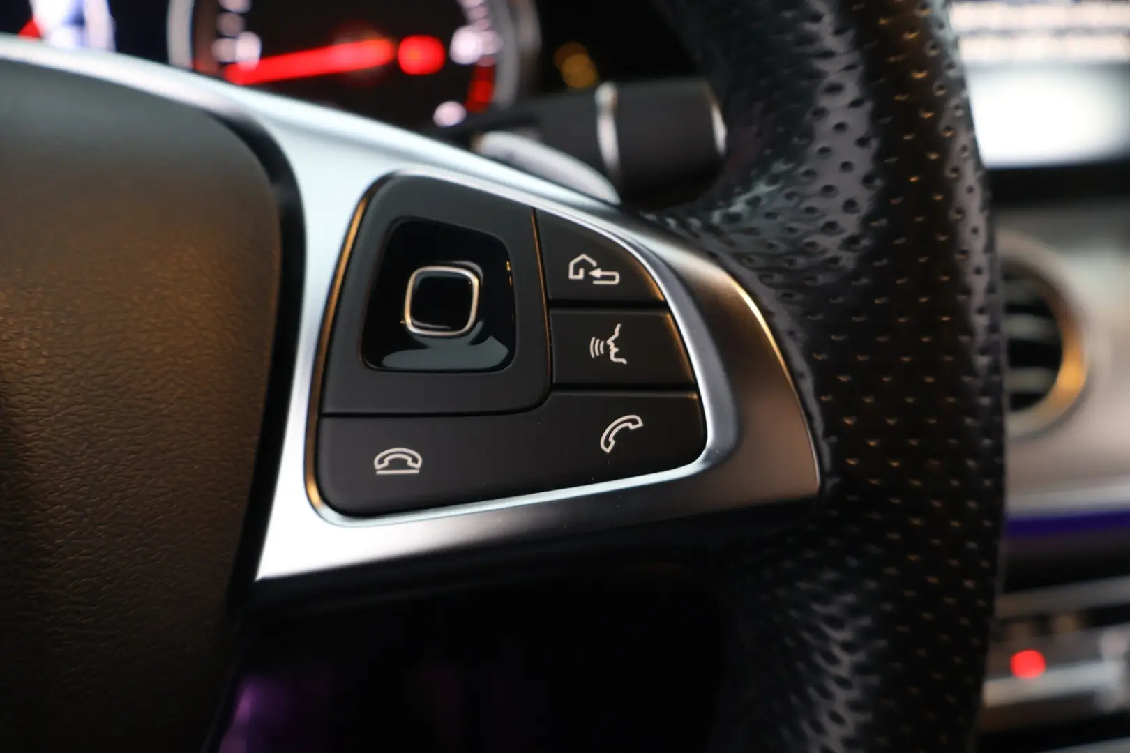 Car Image - 4tVp0VgP9OgwdiJmDYGnCe