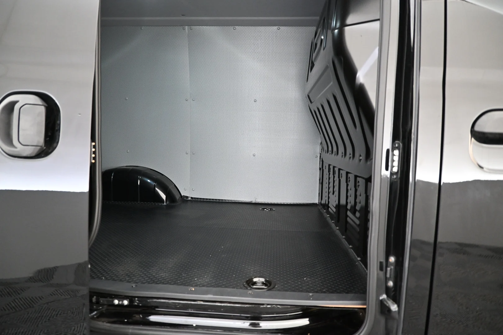 Car Image - 4knx9xL2Inj14nuoSrTlm0