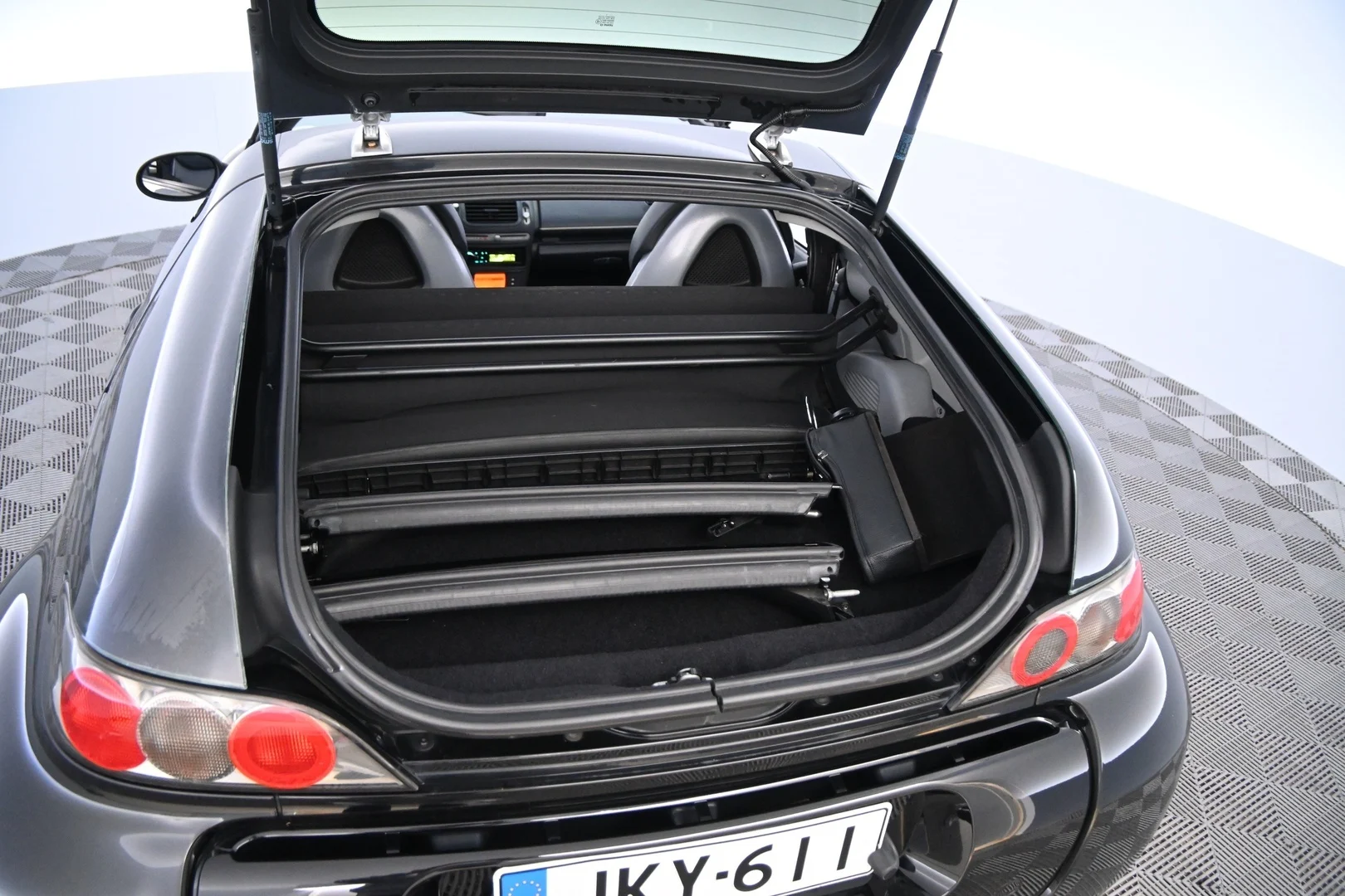 Car Image - 6i4mLLVSkIOxLdad0sbcxv