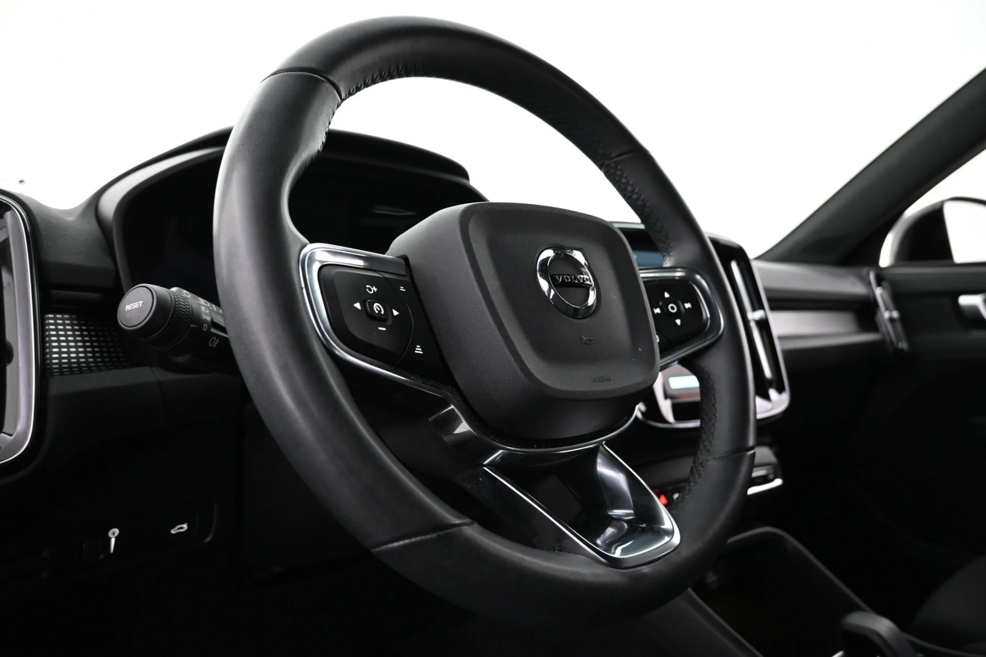 Car Image - 2sI1FRSZGUevcpScCOESdR