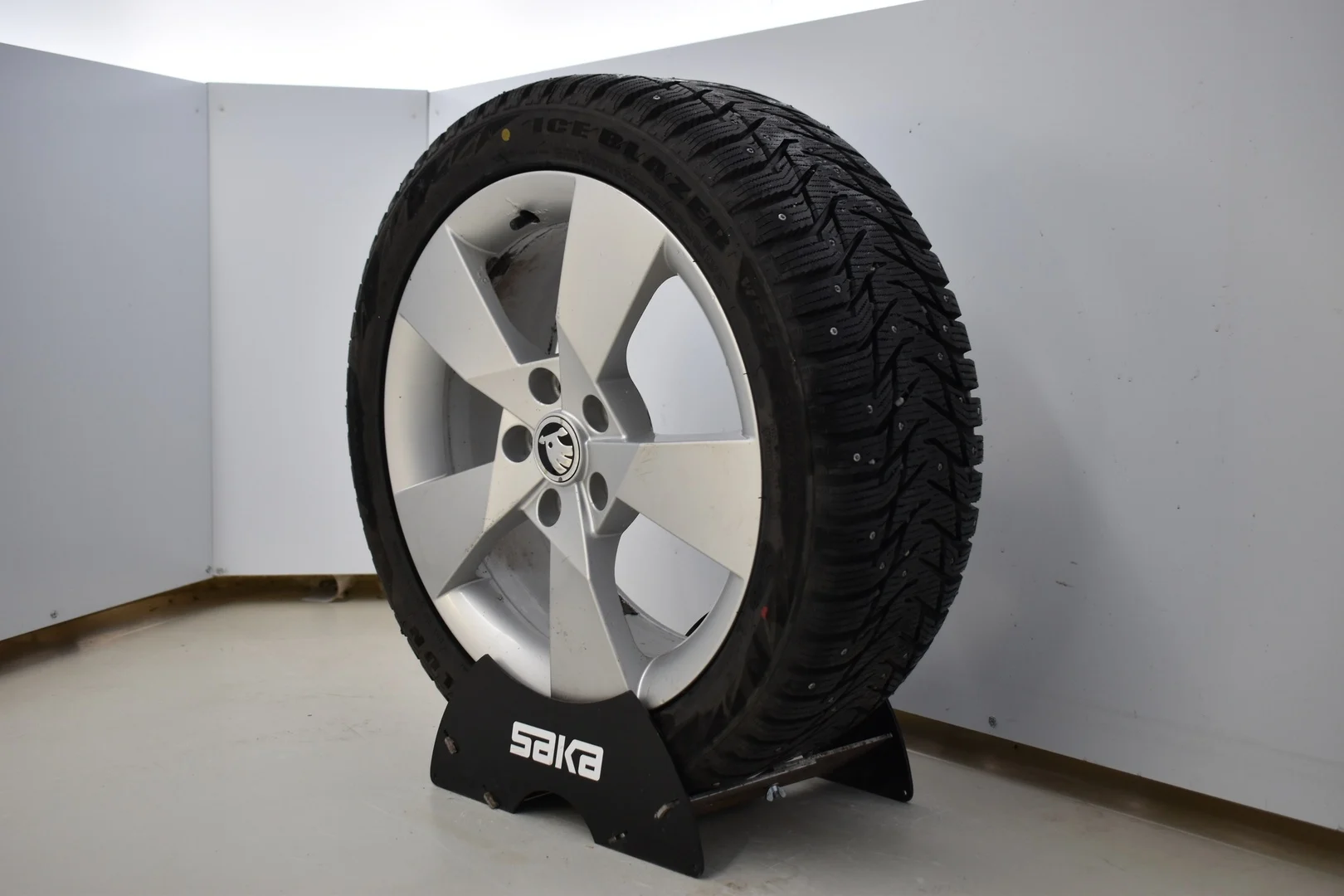Car Image - 4g9xGndTY3g8bz5FWllitR