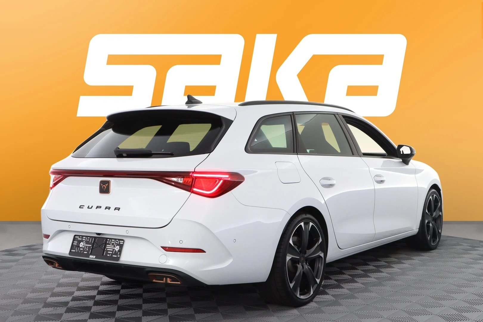 Car Image - 6qUmPknYV8RbM7Ee1X80BK