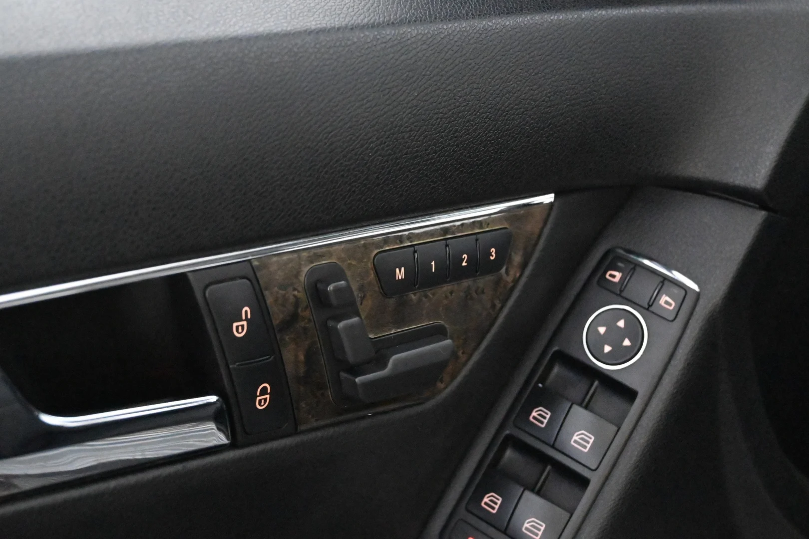 Car Image - 1ZM6sRaNxKABA1Ia3AZsdp