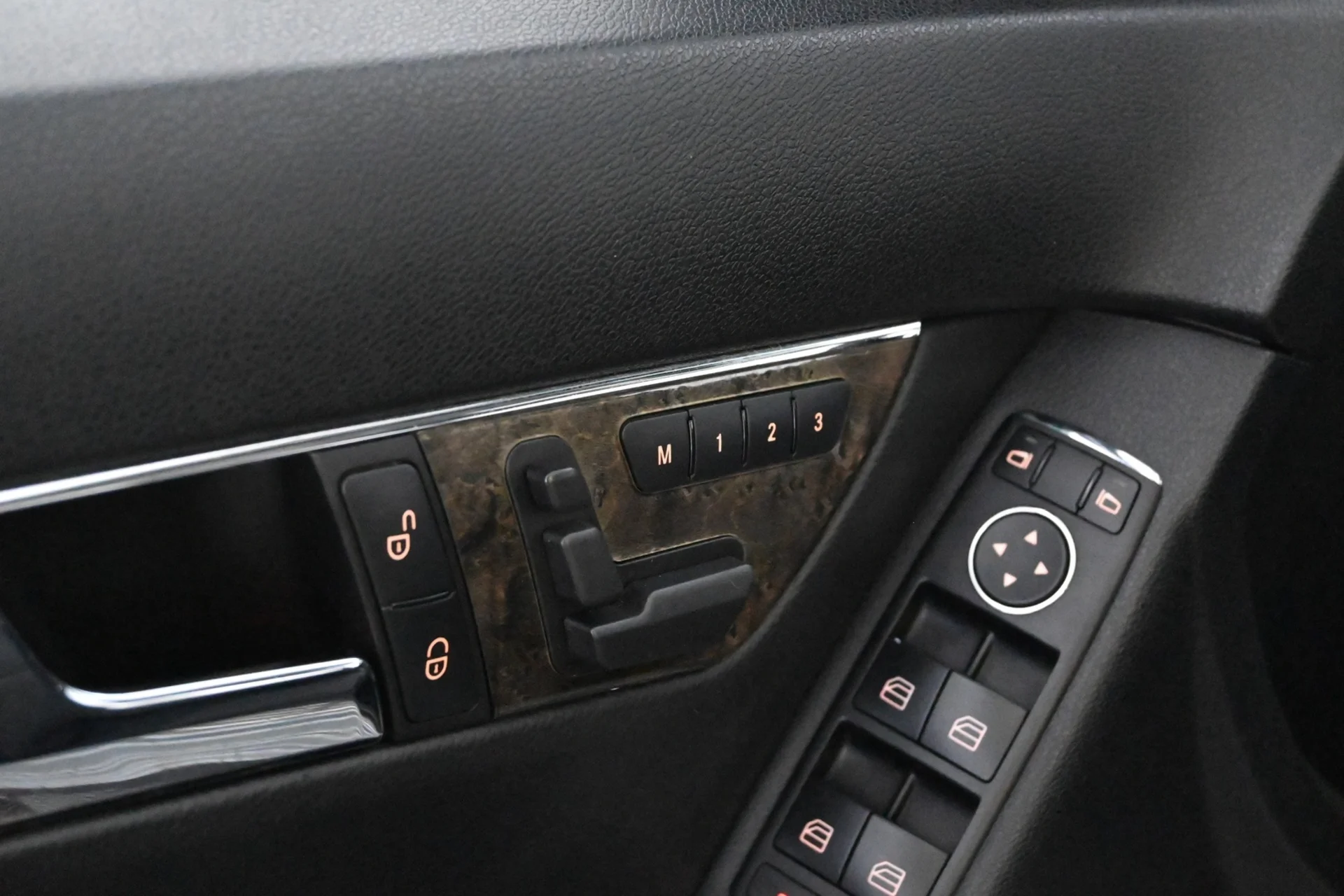 Car Image - 1ZM6sRaNxKABA1Ia3AZsdp