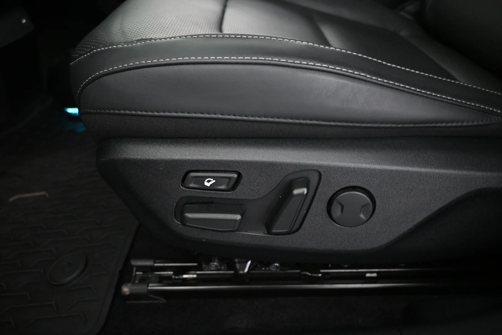 Car Image - 4m0LTFEIL3sjF5zyXNWbdy