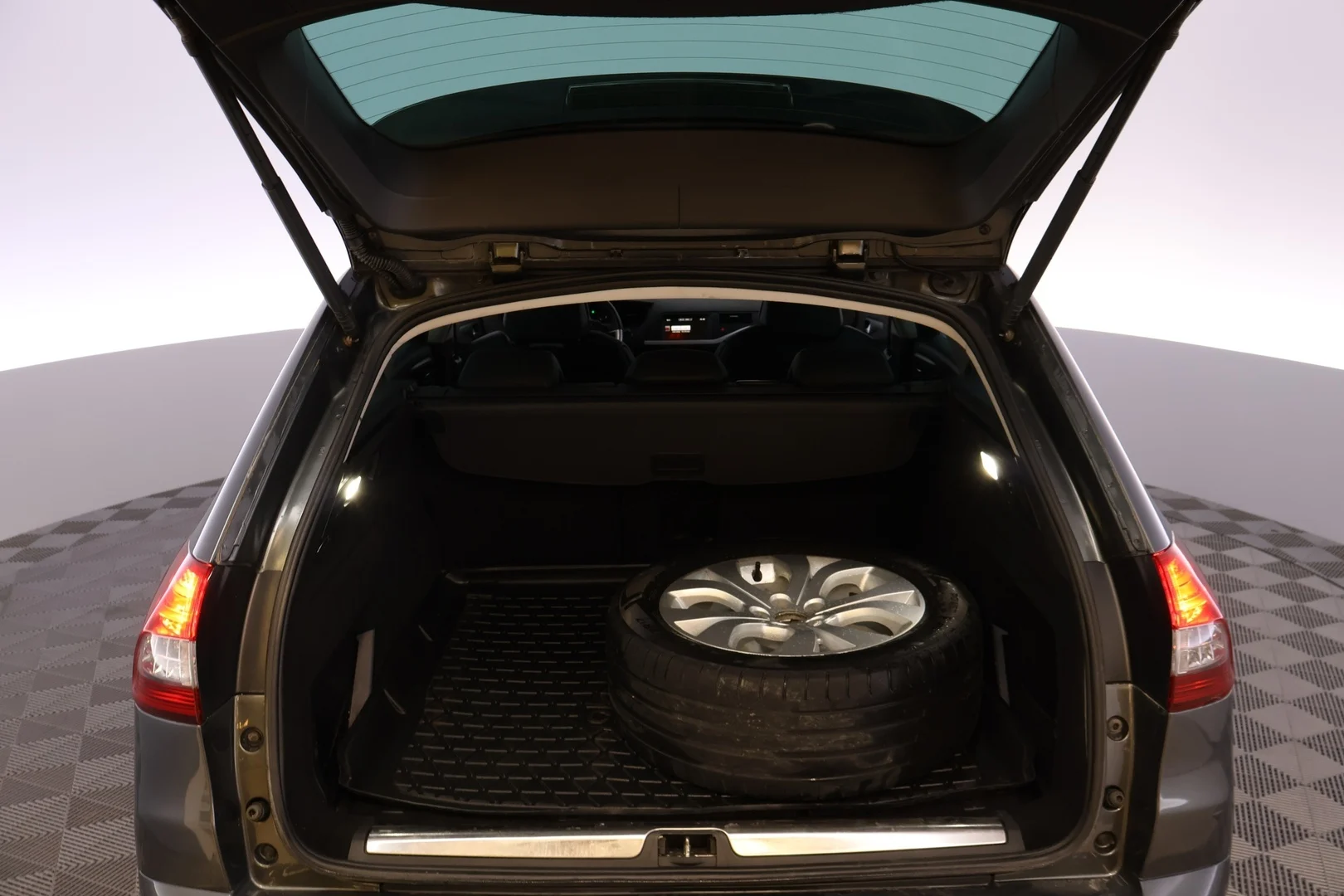 Car Image - 3o88v0xEG25spPdQjQbYpR