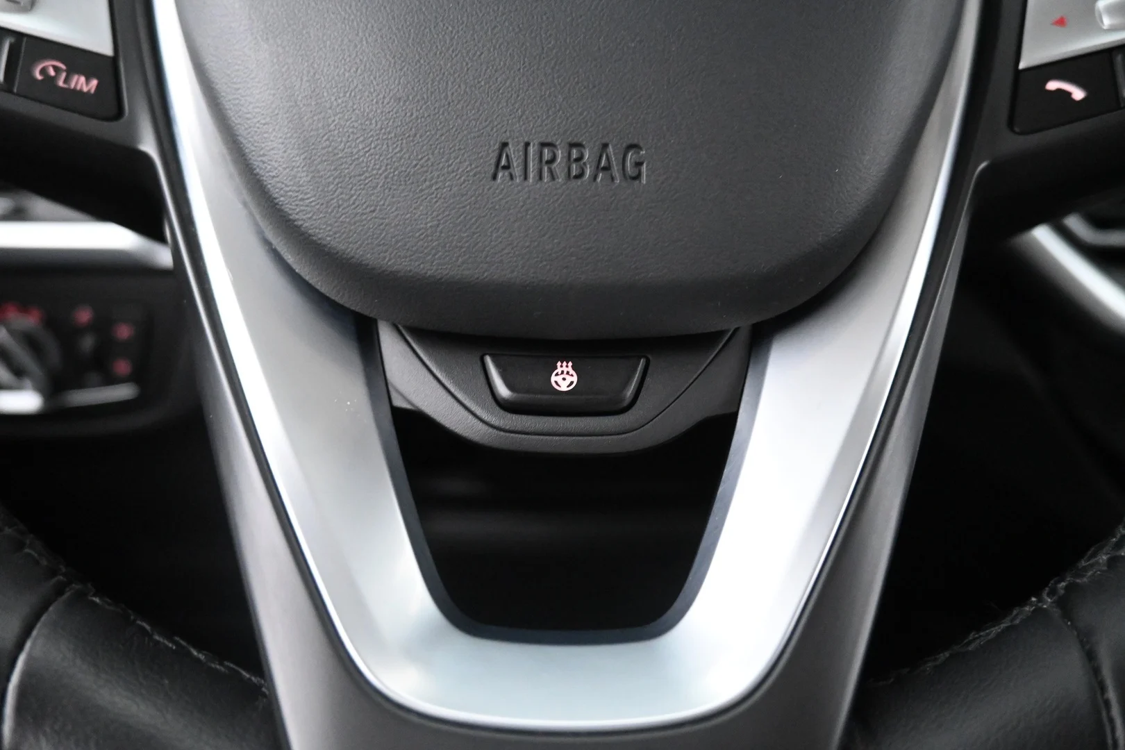 Car Image - 2LRrHMYCHQPuyW3PVj8lou