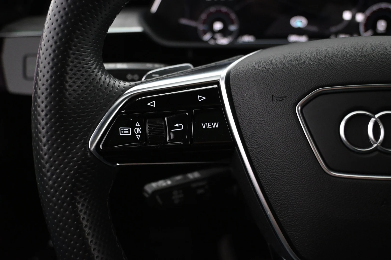 Car Image - 7yfc8LcSsQGGREM6YViXar