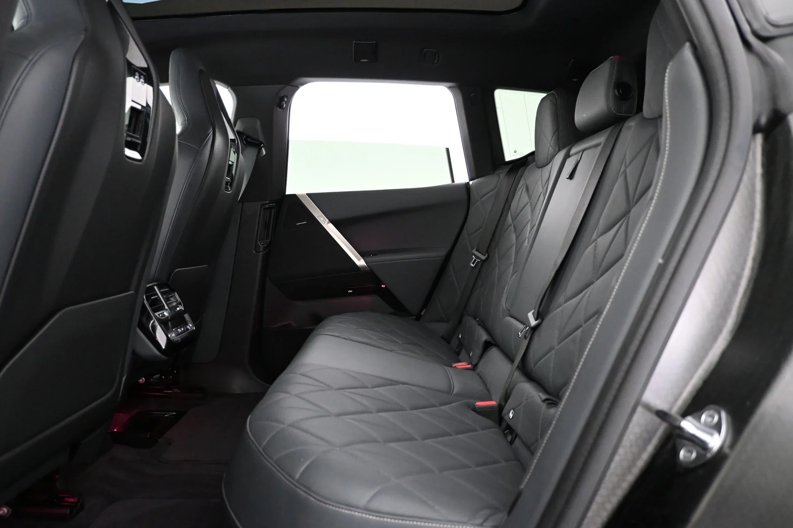 Car Image - 6ZCrjErnJlzNm04D0xDl8f