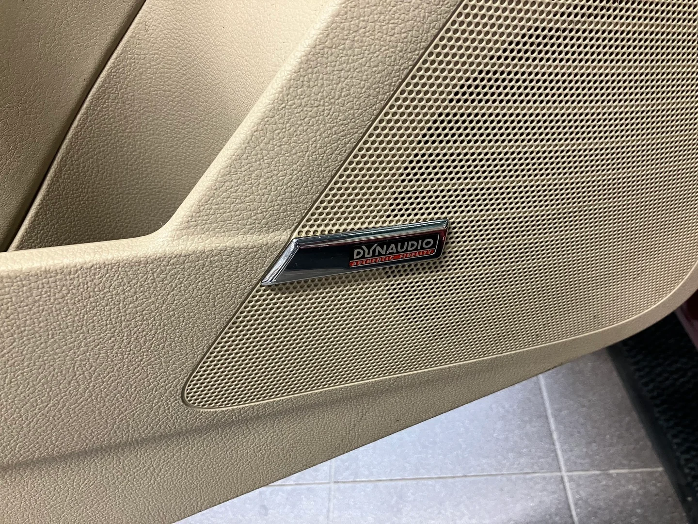 Car Image - 5OITrLBQZYorl8Y7f62m2a